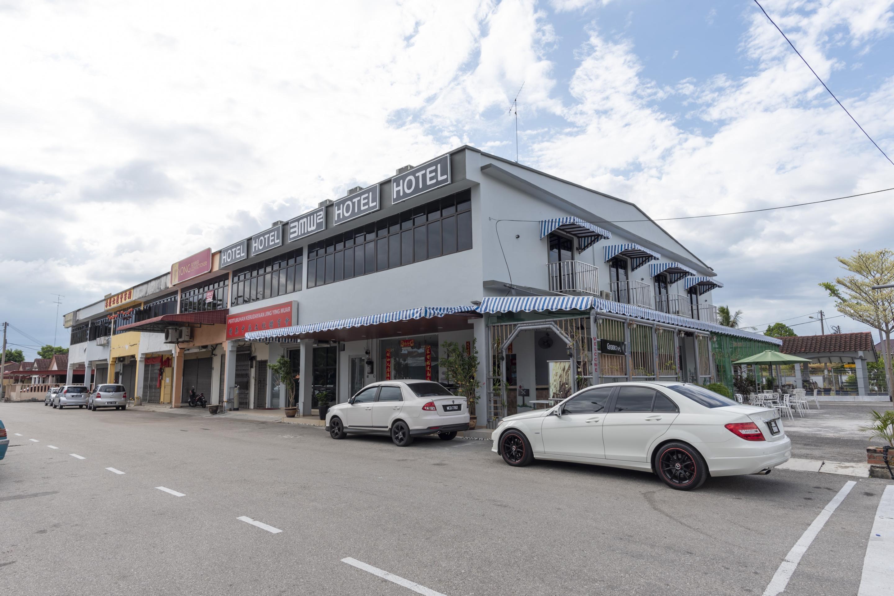 Oyo 778 Bmw 2 Hotel Muar Esterno foto