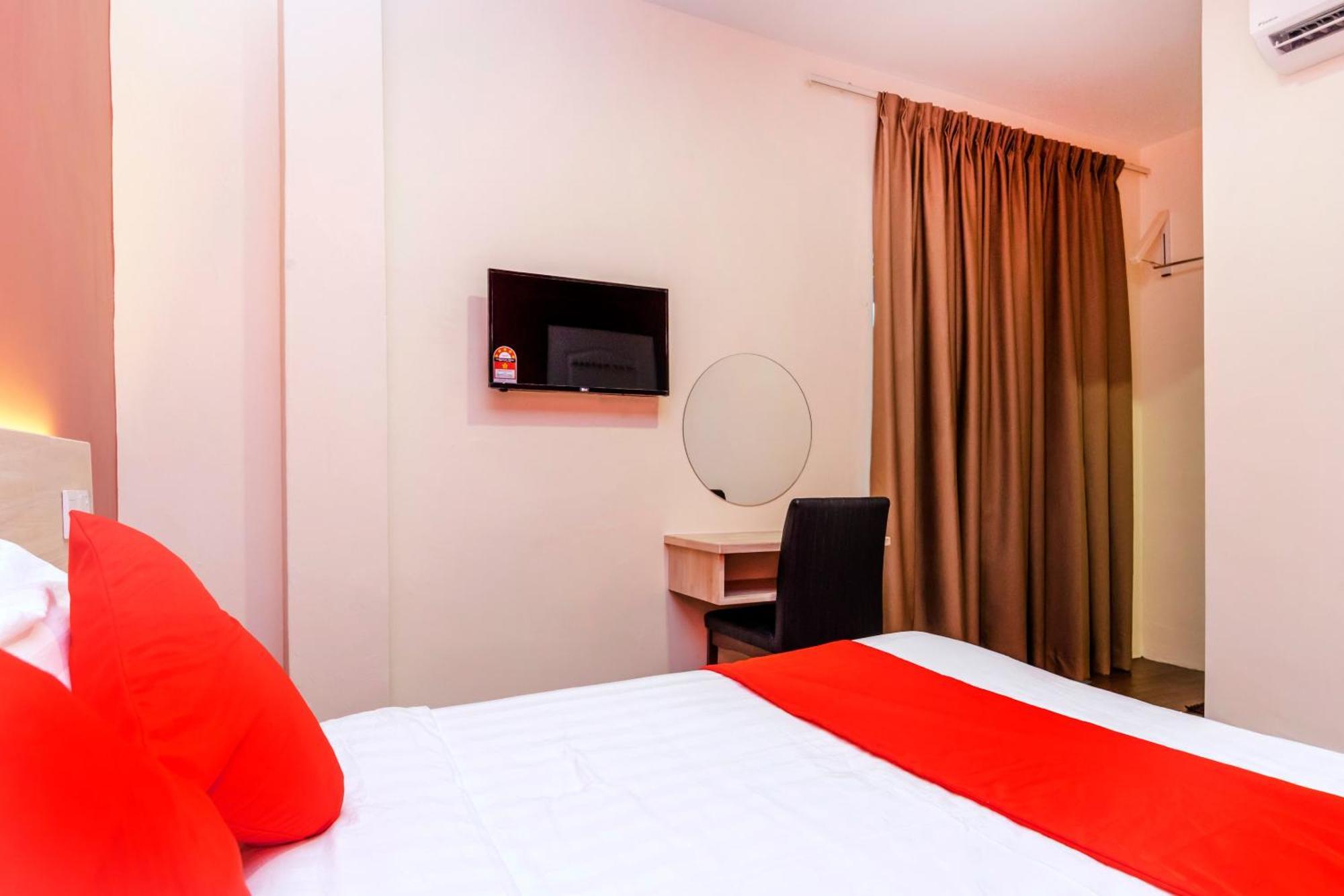 Oyo 778 Bmw 2 Hotel Muar Esterno foto