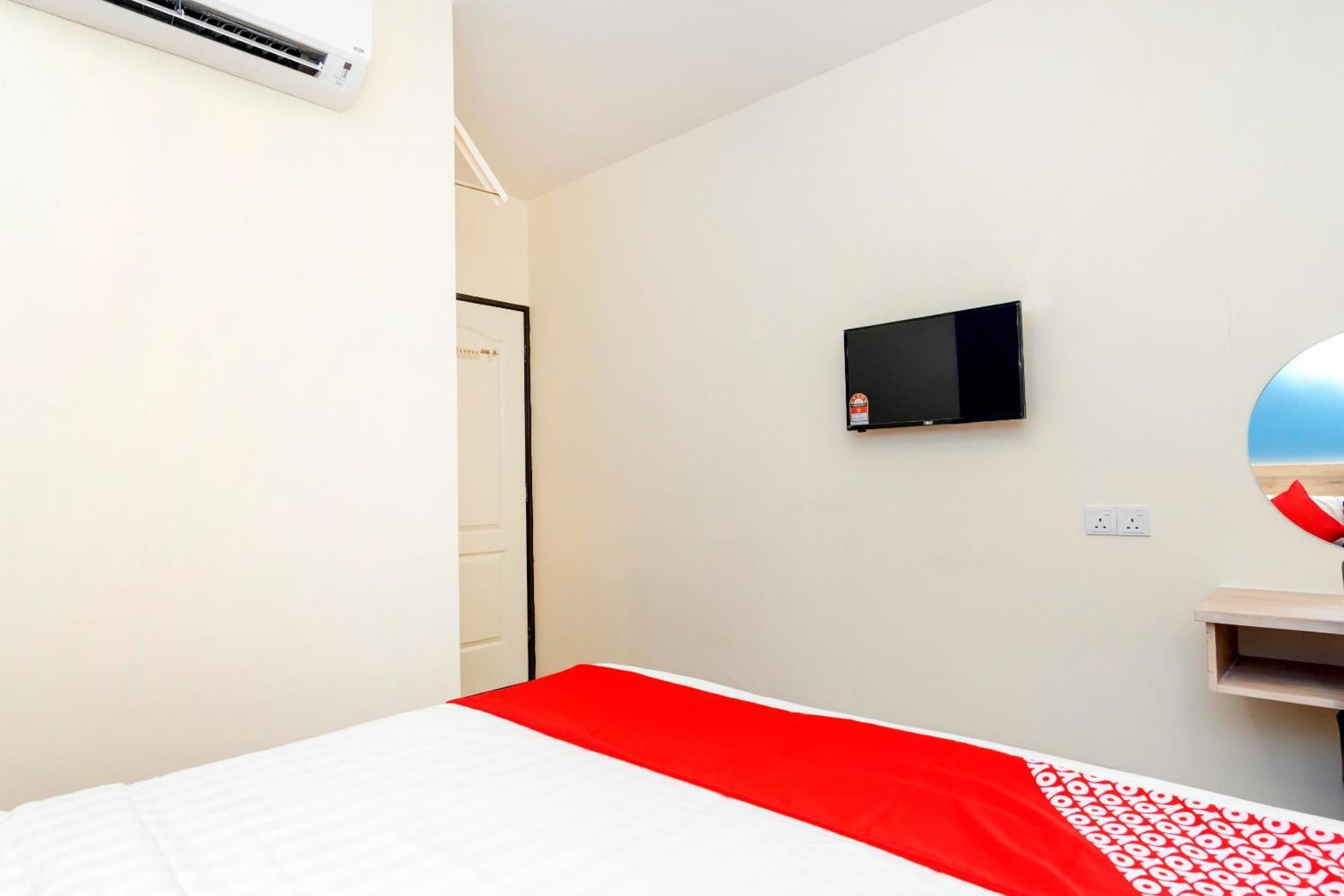 Oyo 778 Bmw 2 Hotel Muar Esterno foto