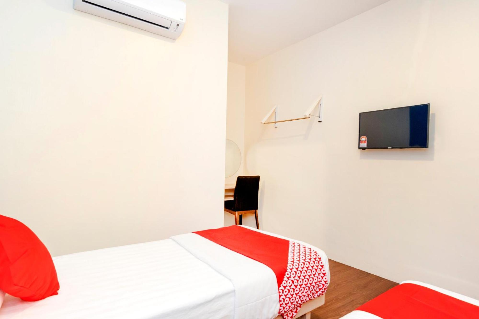 Oyo 778 Bmw 2 Hotel Muar Esterno foto